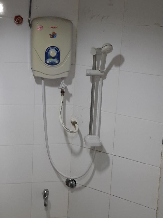 קמפונג קואלה בסוט Tanjung Demong Beach Resort מראה חיצוני תמונה