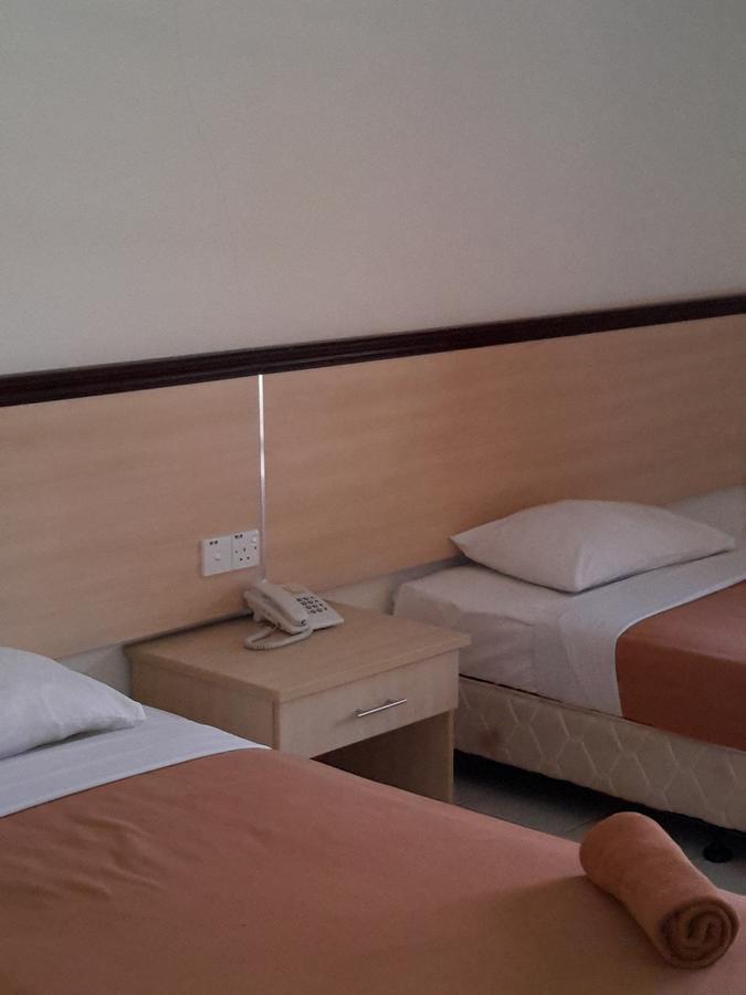 קמפונג קואלה בסוט Tanjung Demong Beach Resort מראה חיצוני תמונה