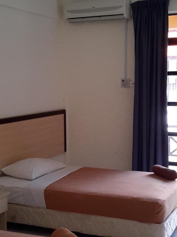 קמפונג קואלה בסוט Tanjung Demong Beach Resort מראה חיצוני תמונה