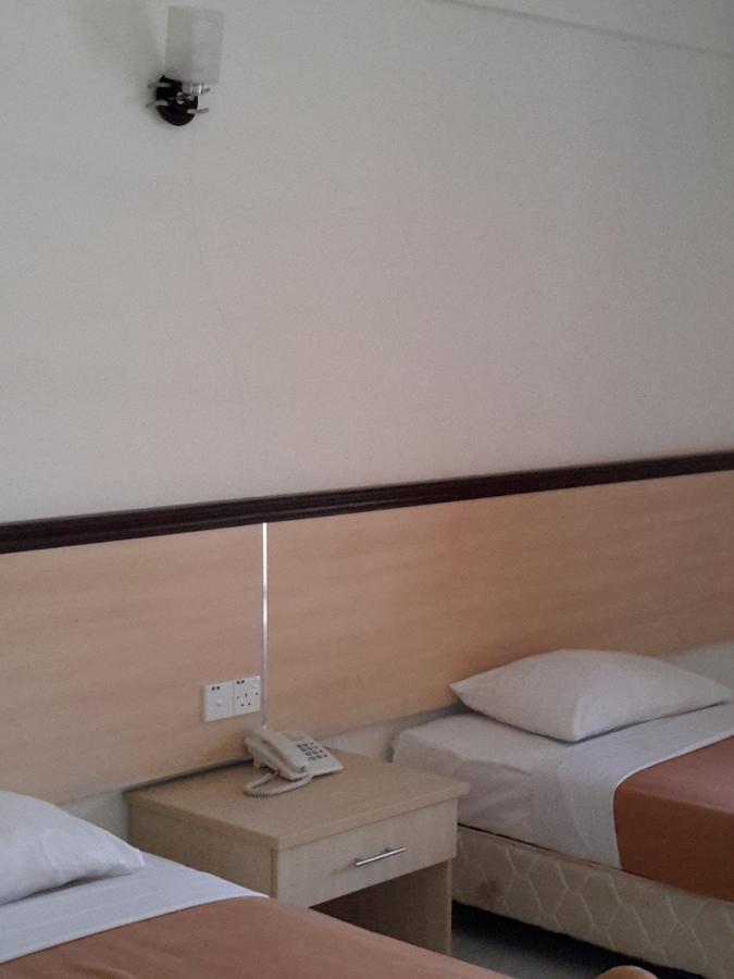 קמפונג קואלה בסוט Tanjung Demong Beach Resort מראה חיצוני תמונה