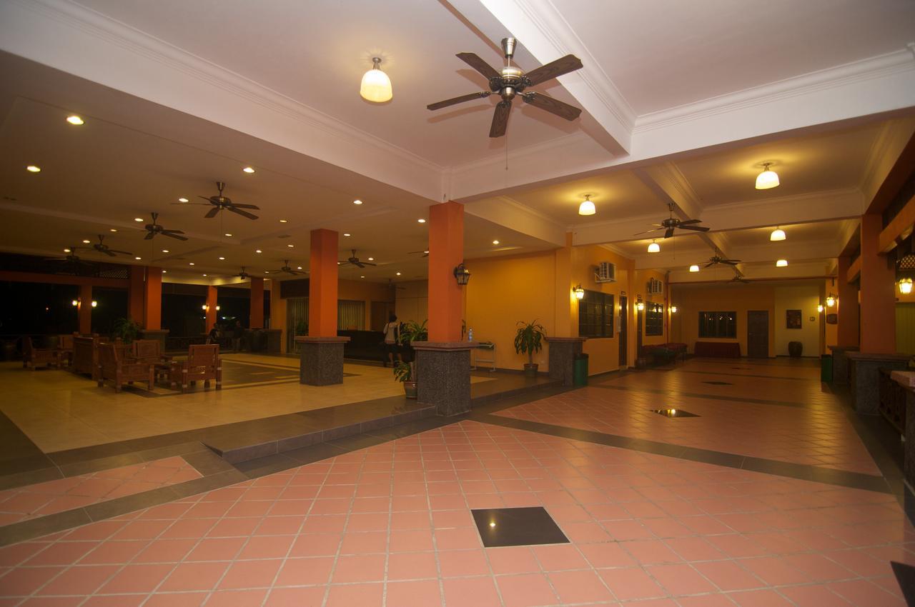 קמפונג קואלה בסוט Tanjung Demong Beach Resort מראה חיצוני תמונה