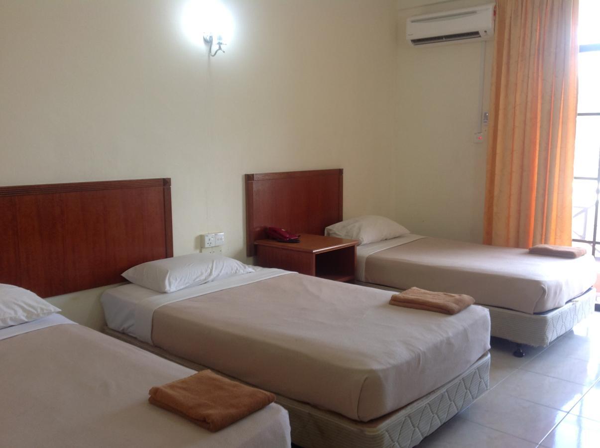 קמפונג קואלה בסוט Tanjung Demong Beach Resort מראה חיצוני תמונה