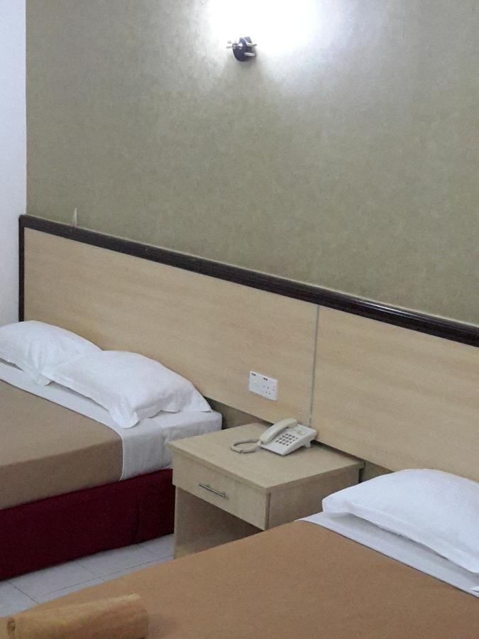 קמפונג קואלה בסוט Tanjung Demong Beach Resort מראה חיצוני תמונה